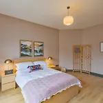 Avenue Apartment