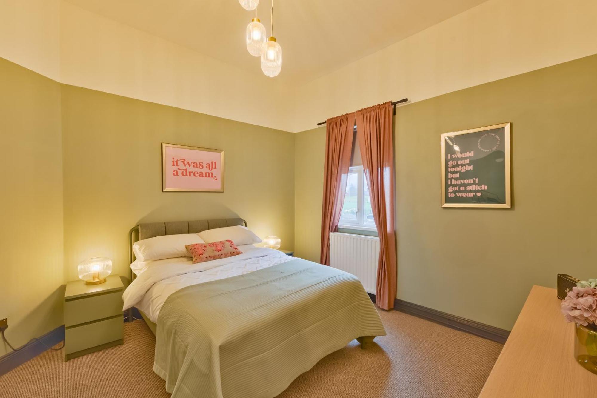 Avenue Apartment *